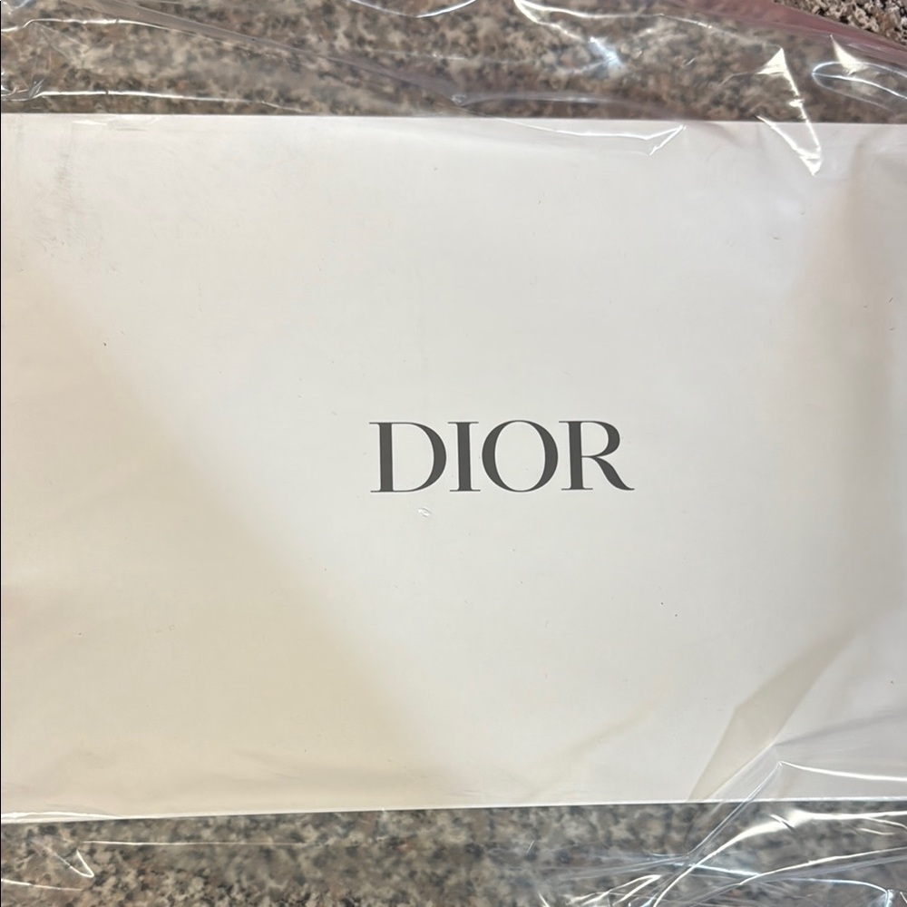 Christian Dior Authentic White Canvas Cosmetic Bag zippered embroidered Luxuriou